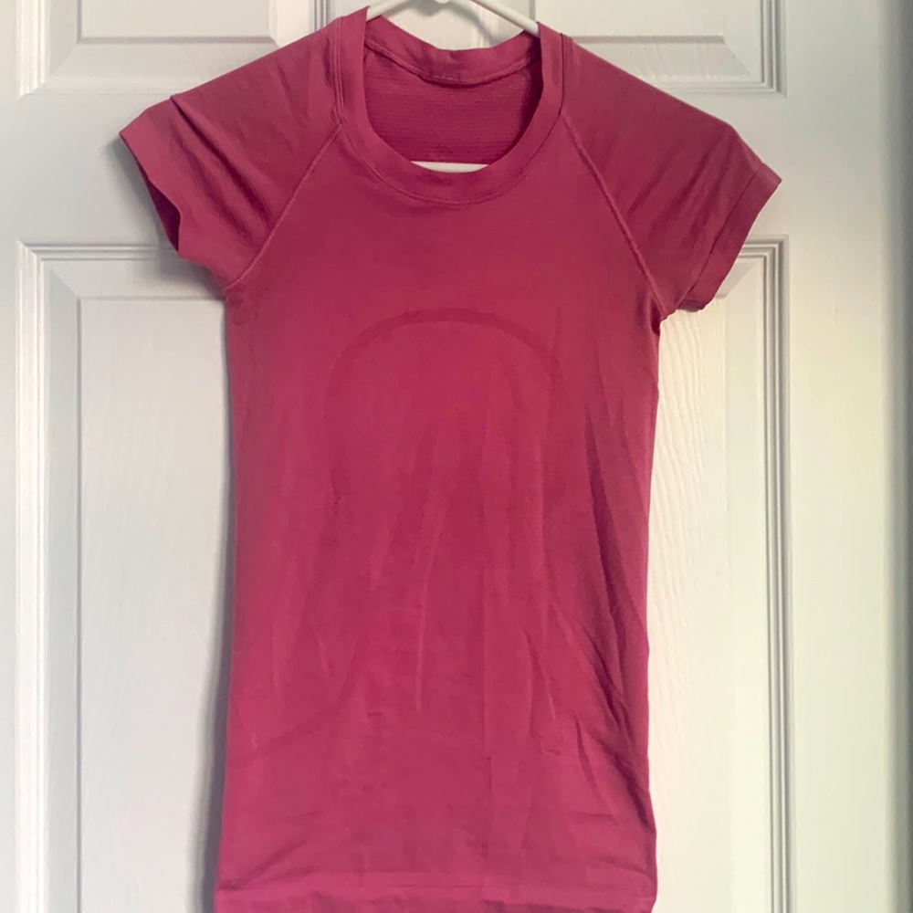 Pink trendy lulu-lemon swiftly tech!